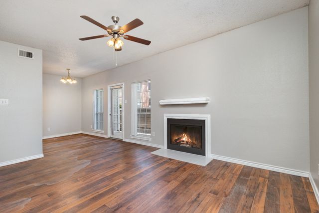 3641 W Northgate Drive 105, Irving, TX 75062
