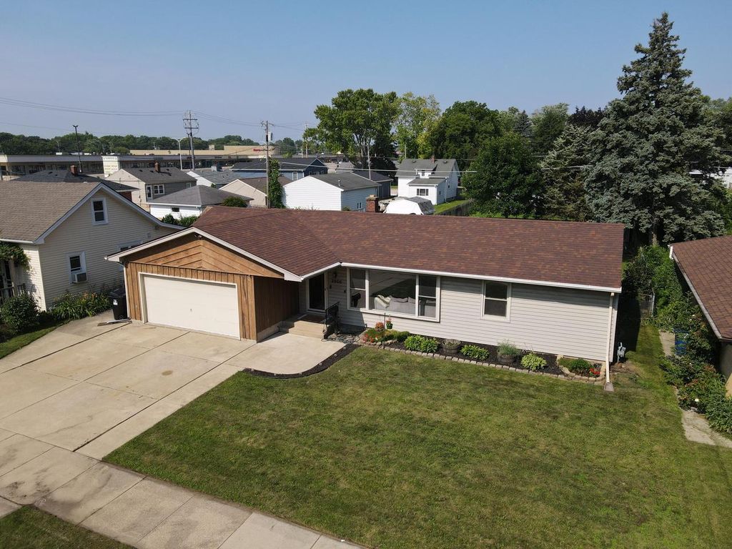 2906 Blaine AVENUE, Racine, WI 53405