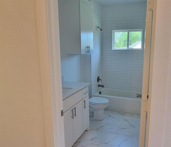 817 E Jefferson Street, Sulphur Springs, TX 75482