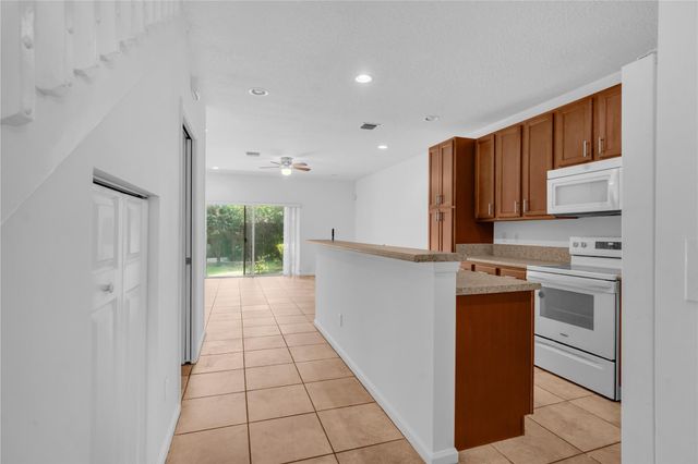 5940 Woodlands Boulevard 5940, Tamarac, FL 33319