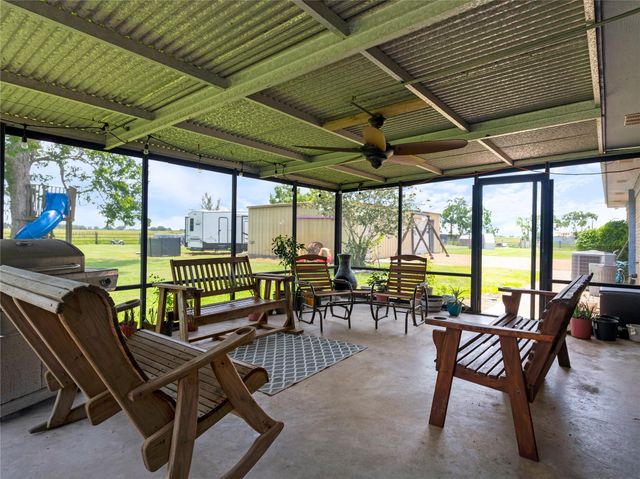 1201 Fm 1862, Blessing, TX 77419