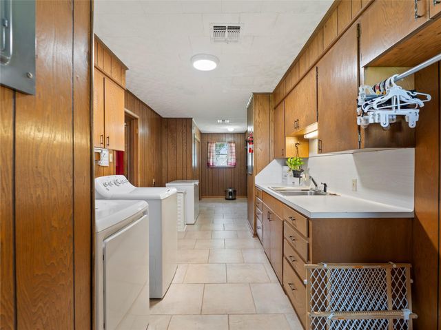 1201 Fm 1862, Blessing, TX 77419
