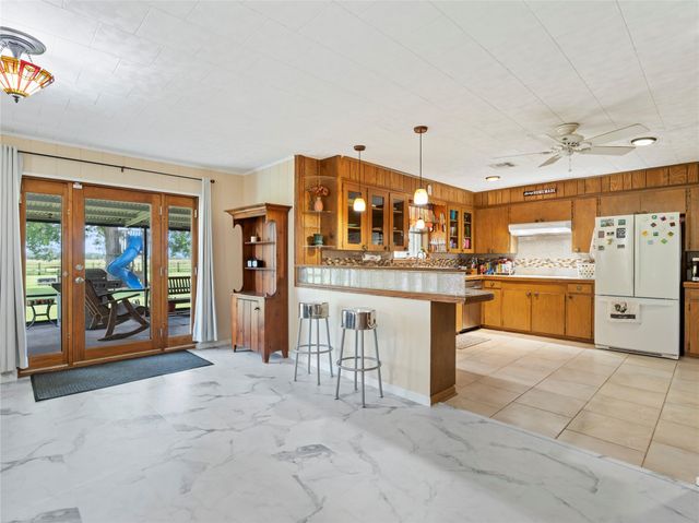 1201 Fm 1862, Blessing, TX 77419