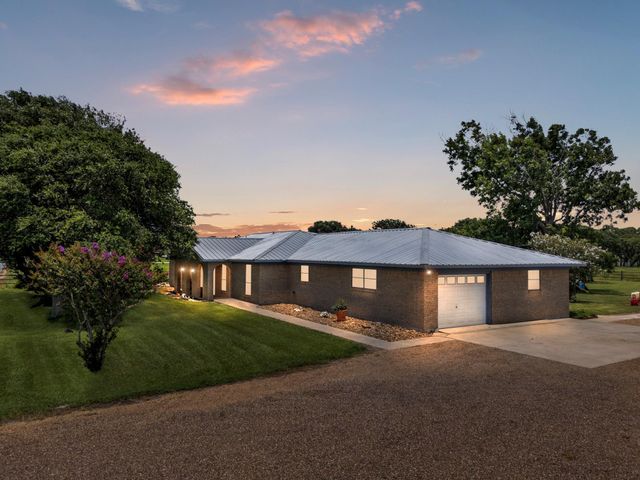 1201 Fm 1862, Blessing, TX 77419