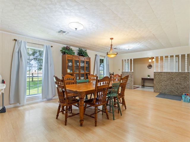1201 Fm 1862, Blessing, TX 77419