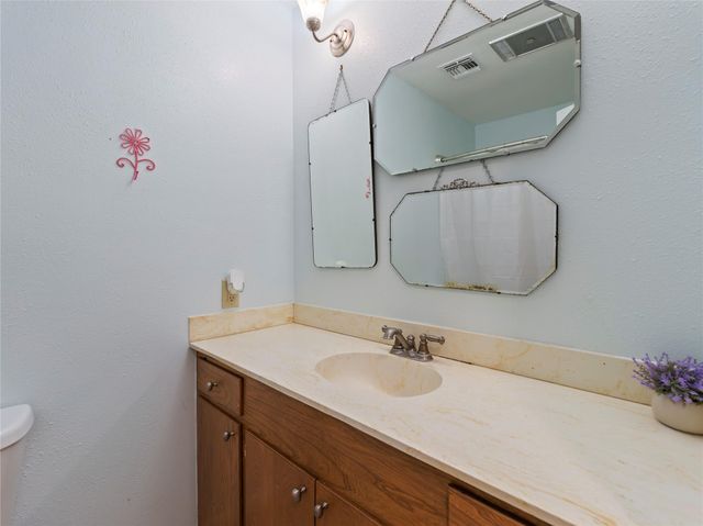 1201 Fm 1862, Blessing, TX 77419