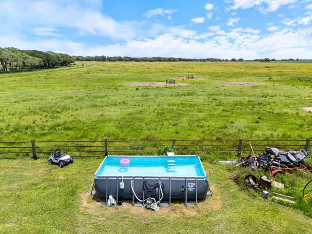 1201 Fm 1862, Blessing, TX 77419