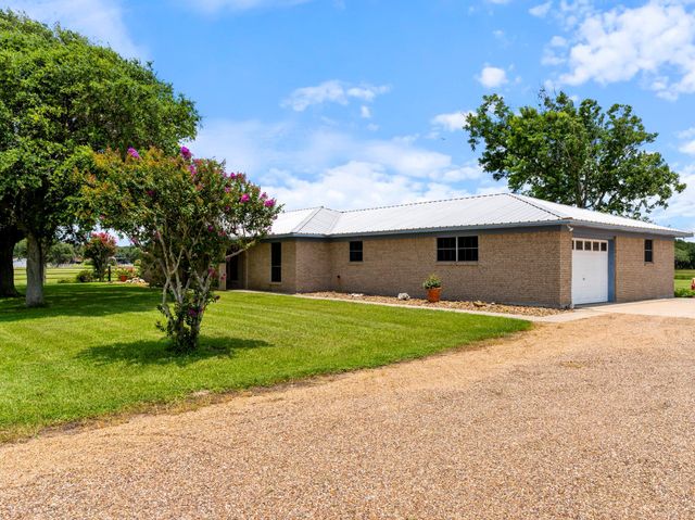 1201 Fm 1862, Blessing, TX 77419