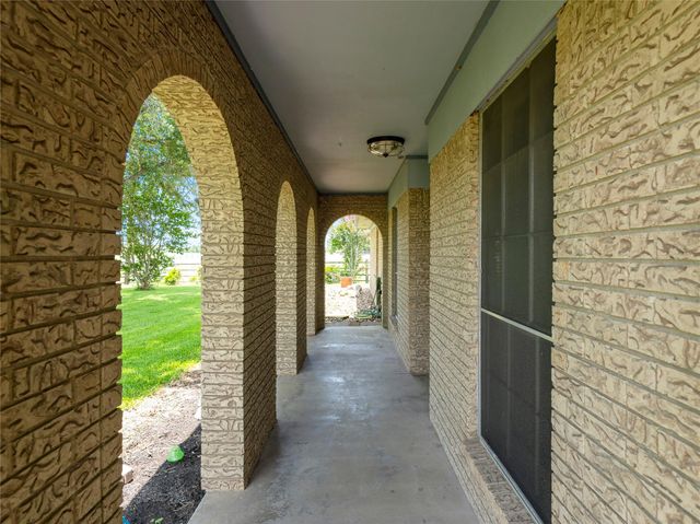 1201 Fm 1862, Blessing, TX 77419
