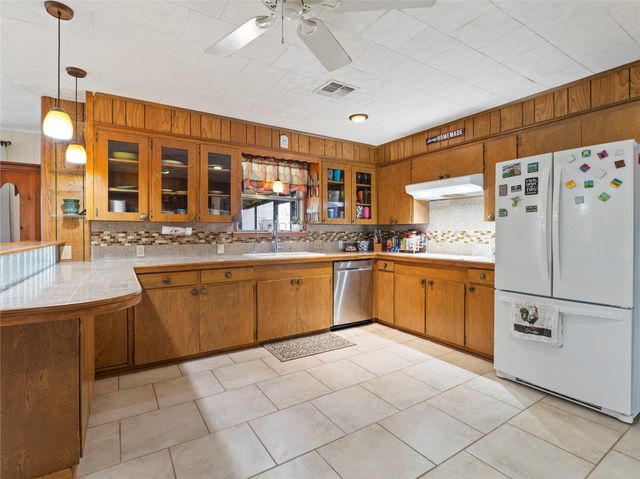 1201 Fm 1862, Blessing, TX 77419