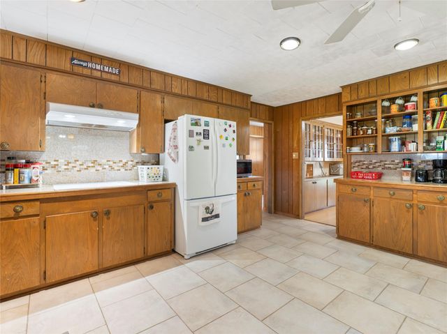 1201 Fm 1862, Blessing, TX 77419
