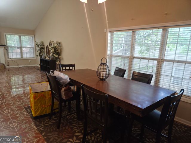 552 Keldron Drive, Lawrenceville, GA 30045