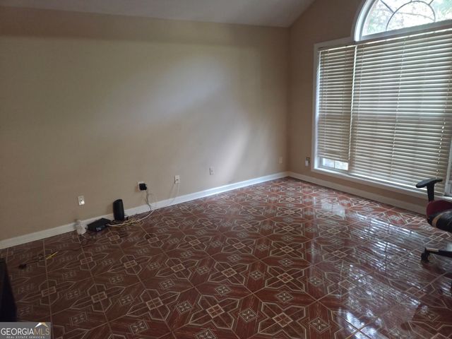 552 Keldron Drive, Lawrenceville, GA 30045