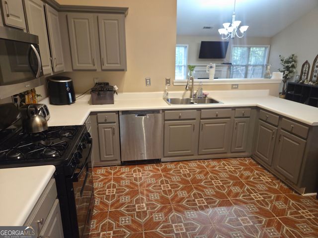 552 Keldron Drive, Lawrenceville, GA 30045