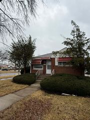 317 Frederick Avenue, Bellwood, IL 60104