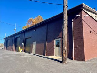 105 Entrance Dr, Plum Boro, PA 15068