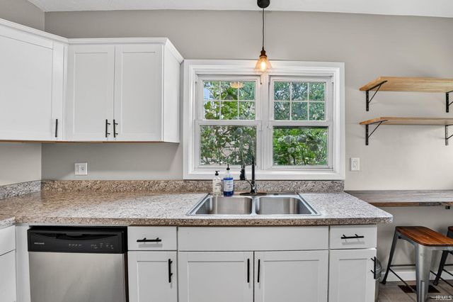 929 W Colfax Avenue, South Bend, IN 46601