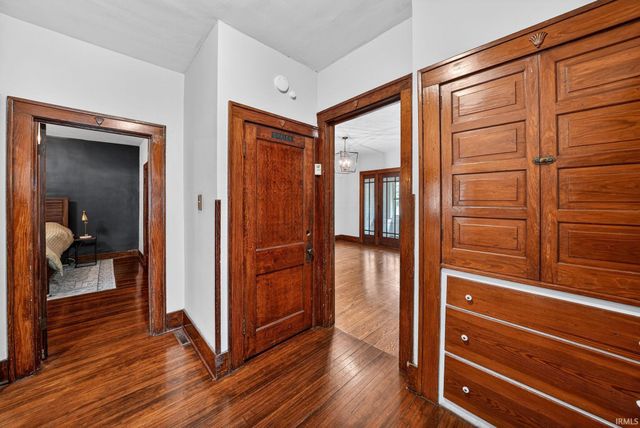 929 W Colfax Avenue, South Bend, IN 46601