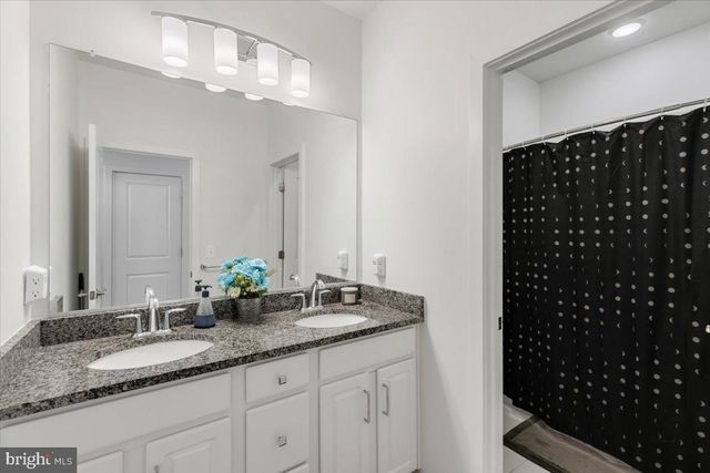 25467 BYRNES CROSSING DR, Chantilly, VA 20152