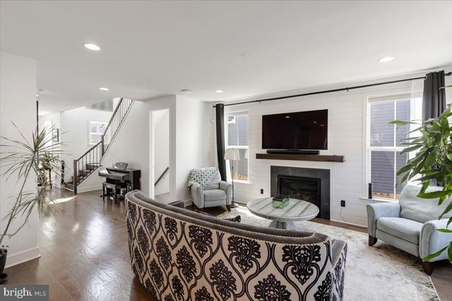 25467 BYRNES CROSSING DR, Chantilly, VA 20152