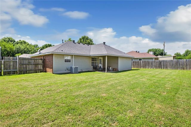 119 S Bailey Street, Lowell, AR 72745