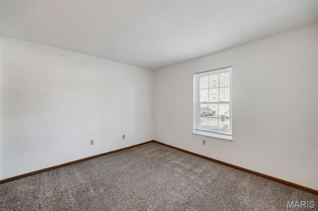 35 Berview Circle E, St Louis, MO 63129