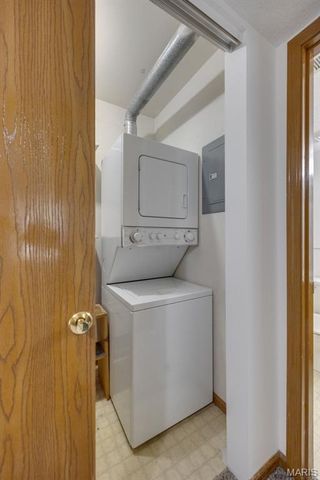 35 Berview Circle E, St Louis, MO 63129