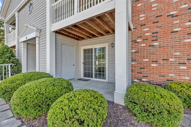 35 Berview Circle E, St Louis, MO 63129