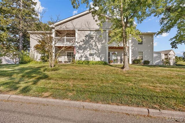 35 Berview Circle E, St Louis, MO 63129