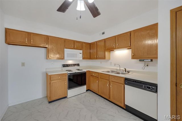 35 Berview Circle E, St Louis, MO 63129