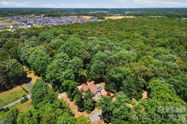 802 White Oaks Circle, Monroe, NC 28112