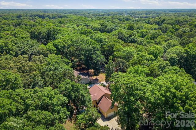 802 White Oaks Circle, Monroe, NC 28112