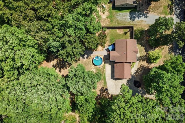 802 White Oaks Circle, Monroe, NC 28112