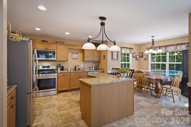 802 White Oaks Circle, Monroe, NC 28112