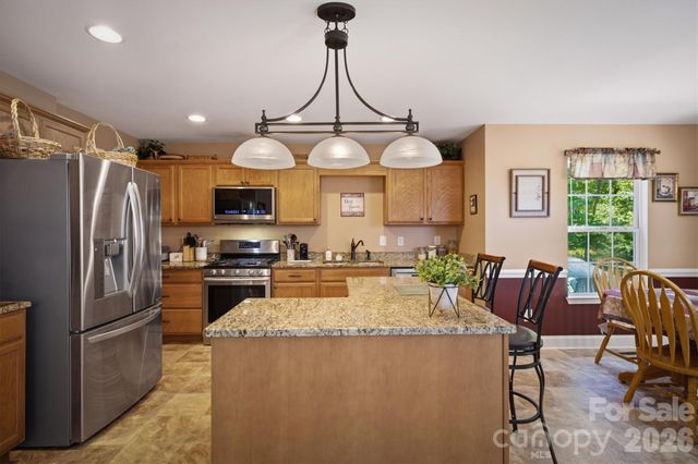 802 White Oaks Circle, Monroe, NC 28112