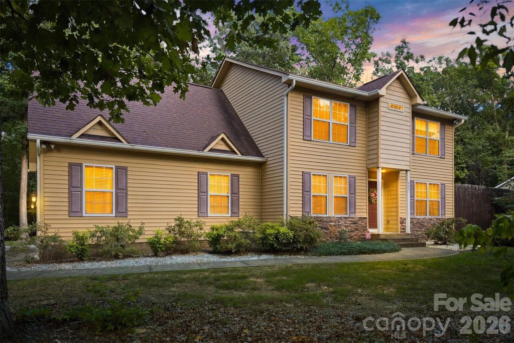 802 White Oaks Circle, Monroe, NC 28112