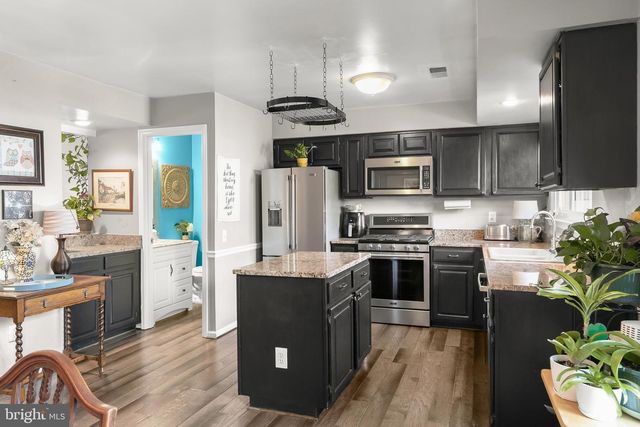 6580 MEDINAH LN, Alexandria, VA 22312