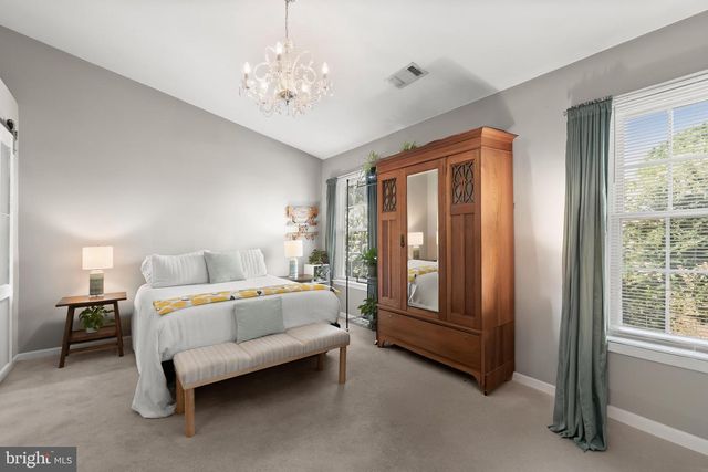 6580 MEDINAH LN, Alexandria, VA 22312