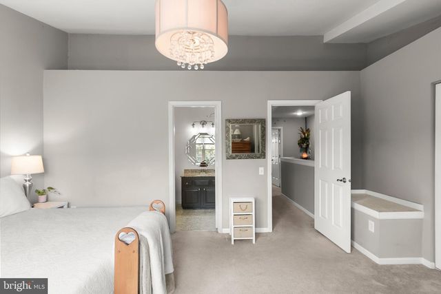 6580 MEDINAH LN, Alexandria, VA 22312