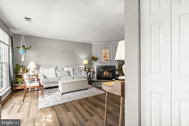 6580 MEDINAH LN, Alexandria, VA 22312
