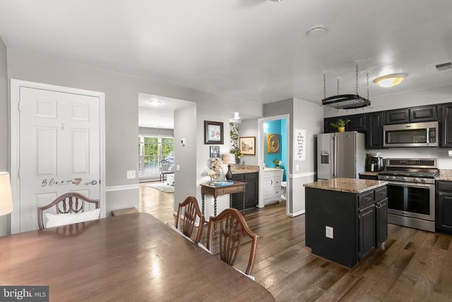 6580 MEDINAH LN, Alexandria, VA 22312