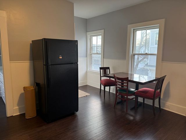 5 Lothrop St, Plymouth, MA 02360