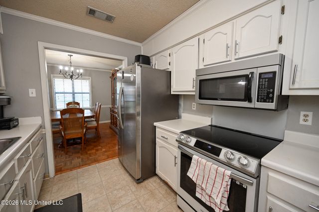 6406 Cherokee Drive, Olive Branch, MS 38654