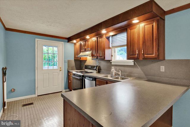 216 VESPER AVE, Reading, PA 19606
