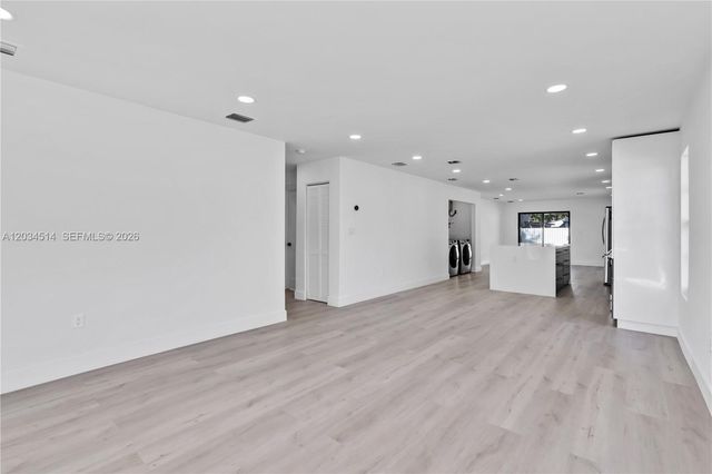 407 NW 45th St na, Miami, FL 33127