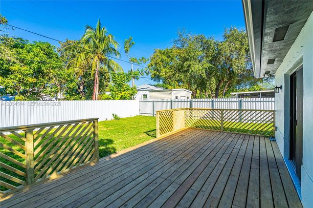 407 NW 45th St na, Miami, FL 33127