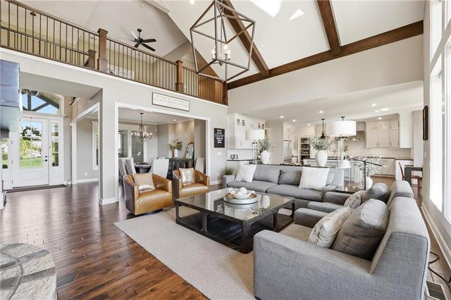16421 Oakmont Street, Overland Park, KS 66221