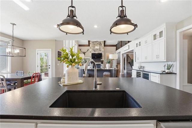 16421 Oakmont Street, Overland Park, KS 66221