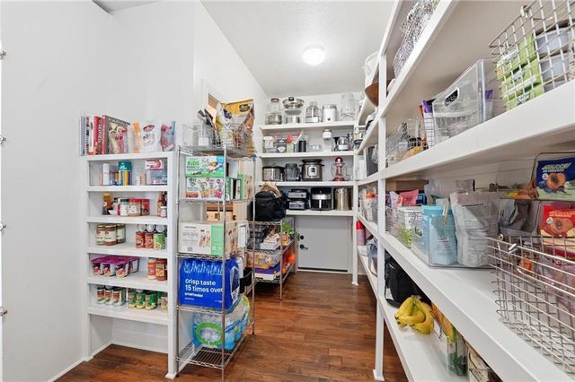 16421 Oakmont Street, Overland Park, KS 66221