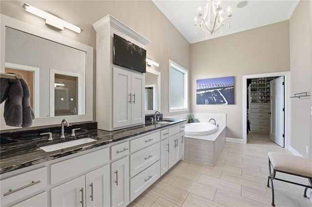 16421 Oakmont Street, Overland Park, KS 66221